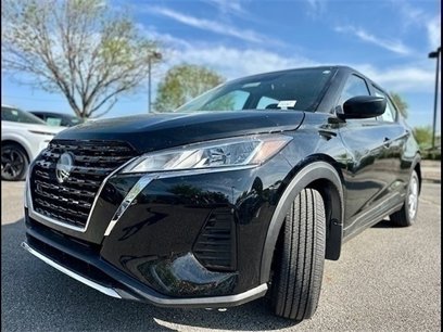 New 2025 Nissan Kicks Play S