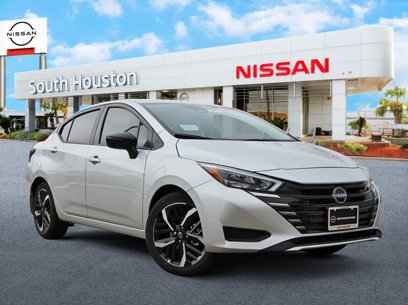 New 2025 Nissan Versa SR w/ Trunk Package