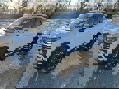 New 2025 Nissan Kicks SV