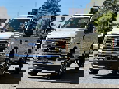 New 2025 Ford F350 XLT