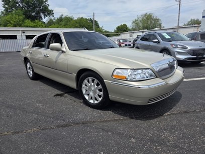 Used 2008 Lincoln Town Car Signature