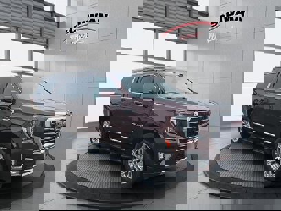 Used 2022 GMC Yukon XL SLT w/ SLT Premium Package