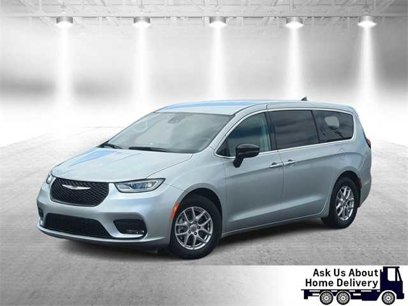 Used 2024 Chrysler Pacifica Touring-L
