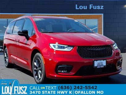 New 2025 Chrysler Pacifica Select w/ Fav Edition Package