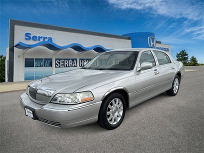 Used 2011 Lincoln Town Car Signature Limited