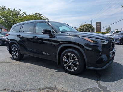 Used 2021 Toyota Highlander XLE