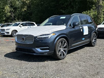New 2025 Volvo XC90 B6 Ultra w/ Lounge Package