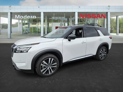 New 2025 Nissan Pathfinder Platinum w/ Cargo Package