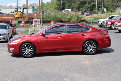 Used 2014 Nissan Altima 2.5 SV w/ Convenience Package