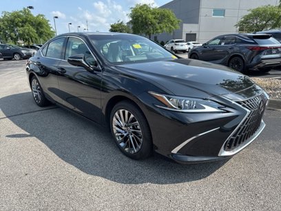 Used 2024 Lexus ES 300h w/ Luxury Package