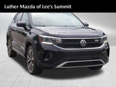Used 2022 Volkswagen Taos SE w/ Panoramic Sunroof Package