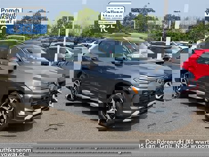 New 2025 Volkswagen Tiguan SE