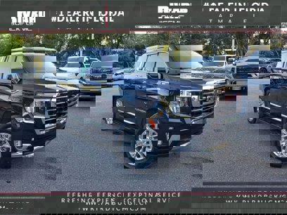 Used 2023 GMC Yukon XL SLT w/ SLT Luxury Package