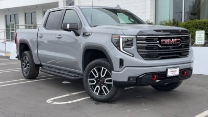 New 2025 GMC Sierra 1500 AT4 w/ AT4 Premium Package