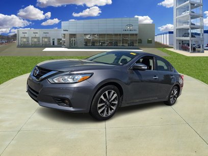 Used 2017 Nissan Altima 2.5 SL w/ Moonroof Package