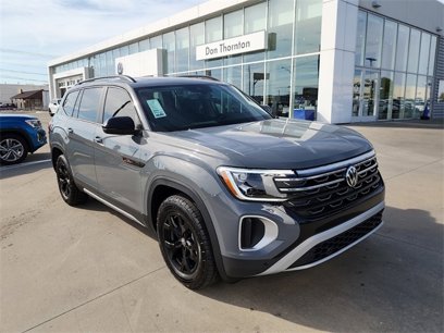 New 2025 Volkswagen Atlas Peak Edition SE