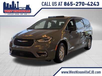 New 2025 Chrysler Pacifica Select