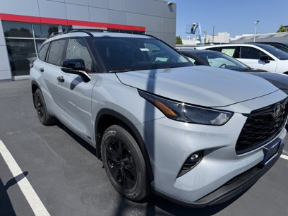 New 2025 Toyota Highlander XLE