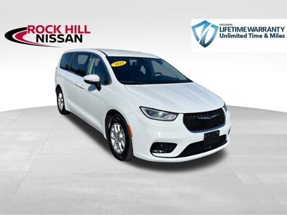 Used 2023 Chrysler Pacifica Touring-L