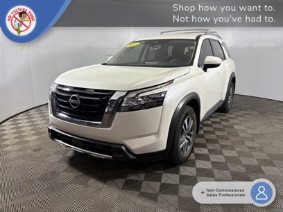 Used 2023 Nissan Pathfinder SL