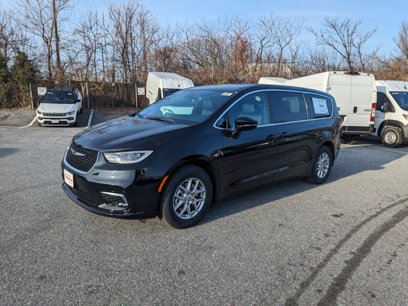 New 2025 Chrysler Pacifica Select