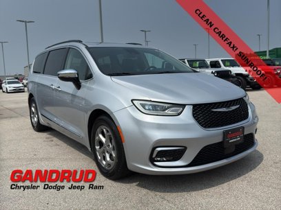 Used 2023 Chrysler Pacifica Limited