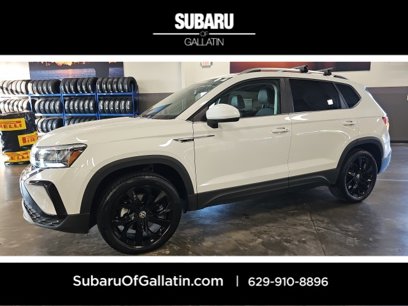 Used 2023 Volkswagen Taos SE w/ Panoramic Sunroof Package