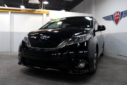 Used 2017 Toyota Sienna SE