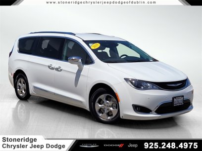 Used 2018 Chrysler Pacifica Limited w/ Advanced Safetytec Group
