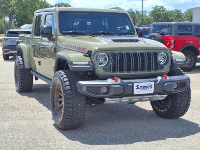 Used 2025 Jeep Gladiator Mojave w/ Convenience Group