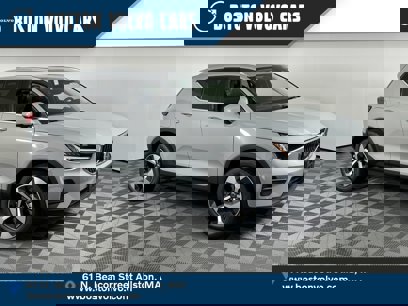 New 2025 Volvo XC40 B5 Core w/ Protection Package Premier