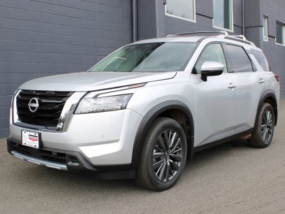 New 2025 Nissan Pathfinder SL w/ Lighting Package (N92)
