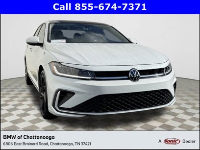 Used 2025 Volkswagen Jetta SE w/ Sunroof Package