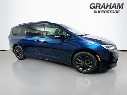 Used 2021 Chrysler Pacifica Touring-L w/ Premium & Safety Sphere Group