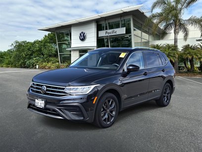 Used 2022 Volkswagen Tiguan SE w/ Panoramic Sunroof Package