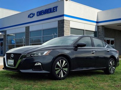 Used 2022 Nissan Altima 2.5 SV
