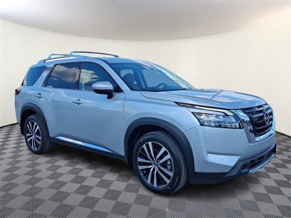 New 2025 Nissan Pathfinder Platinum w/ Cargo Package