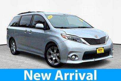 Used 2017 Toyota Sienna SE