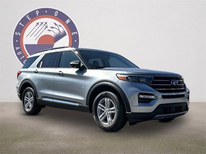 New 2024 Ford Explorer XLT w/ Equipment Group 202A