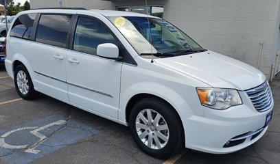 Used 2016 Chrysler Town & Country Touring