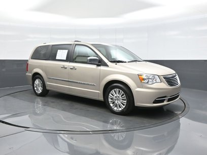 Used 2012 Chrysler Town & Country Limited w/ Luxury Group