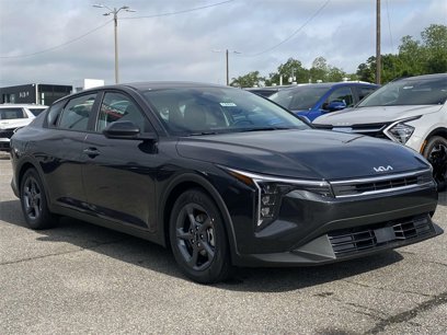 New 2025 Kia K4 LXS