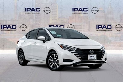 New 2025 Nissan Versa SV w/ Trunk Package