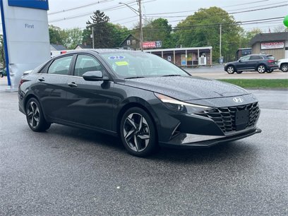 Used 2022 Hyundai Elantra SEL w/ Convenience + Premium Package