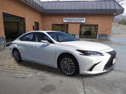 Used 2021 Lexus ES 300h Ultra Luxury w/ Accessory Package 2