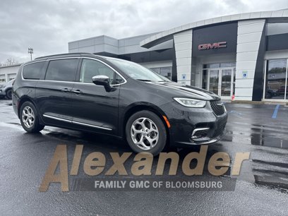 Used 2023 Chrysler Pacifica Limited