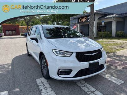 Used 2023 Chrysler Pacifica Touring-L