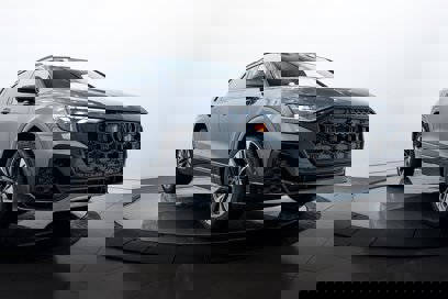 New 2025 Audi Q8 Premium Plus