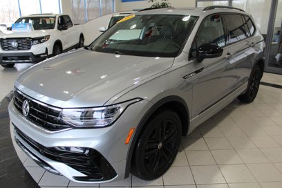 Used 2022 Volkswagen Tiguan SE R-Line