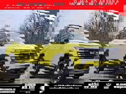 New 2025 Nissan Kicks SR w/ Illumination Package